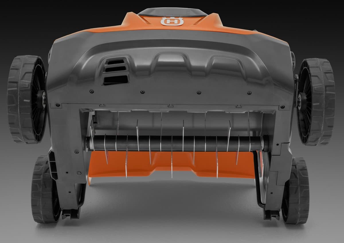 Husqvarna S138i Accu Verticuteermachine - 36V, 37,5cm Werkbreedte, Verstelbare Diepte & savE™-Modus (Zonder Accu & Lader) thumbnail 4
