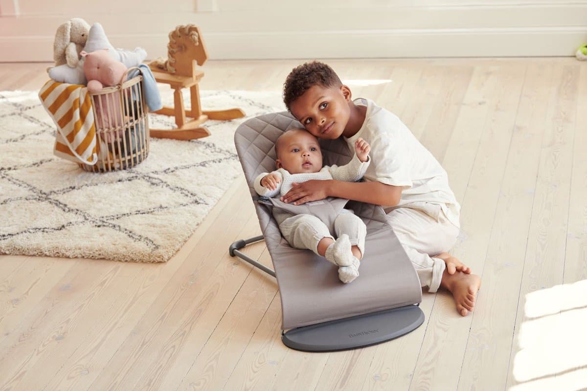 BabyBjörn Wipstoel Bliss - Geweven klassiek quilt - Zandgrijs - Ergonomisch - Verstelbaar - Inklapbaar thumbnail 6