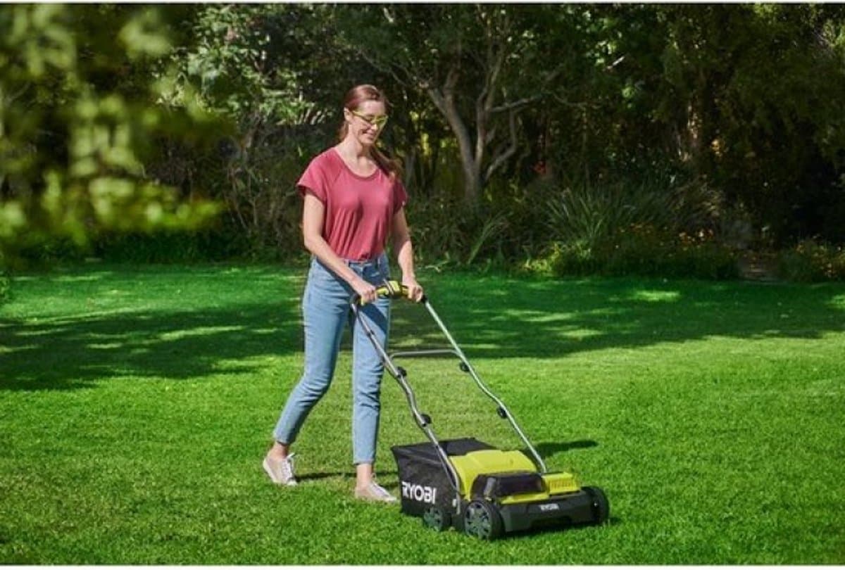 Ryobi RY18SFX35A-240 One+ 18V Brushless Accu Verticuteerder set (2x 4.0Ah) - 35cm thumbnail 3