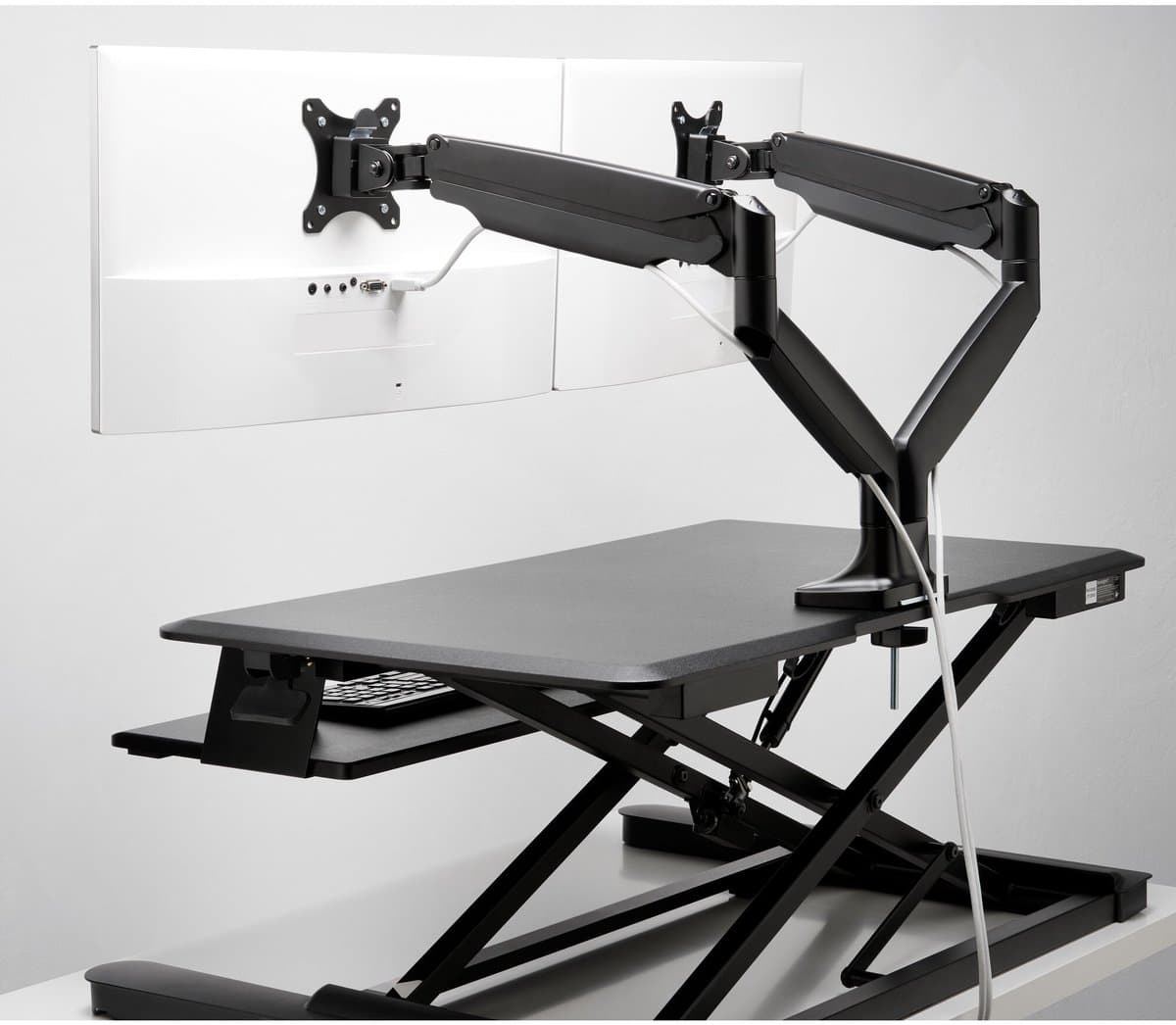 Kensington SmartFit® One-Touch Dubbele Monitor arm - Voor 2 Schermen - In Hoogte Verstelbaar - 13 tot 34" & Tot 9kg - Zwart thumbnail 3