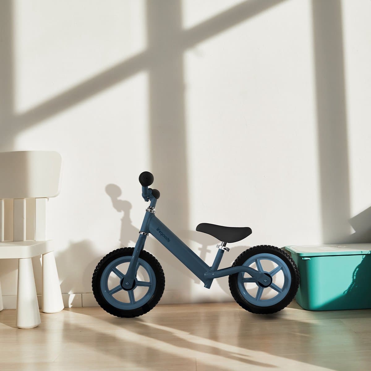 LifeGoods Loopfiets - Speelgoed 2 jaar en ouder - Jongens en Meisjes - Balance Bike - Loopfietsje - Marineblauw thumbnail 4