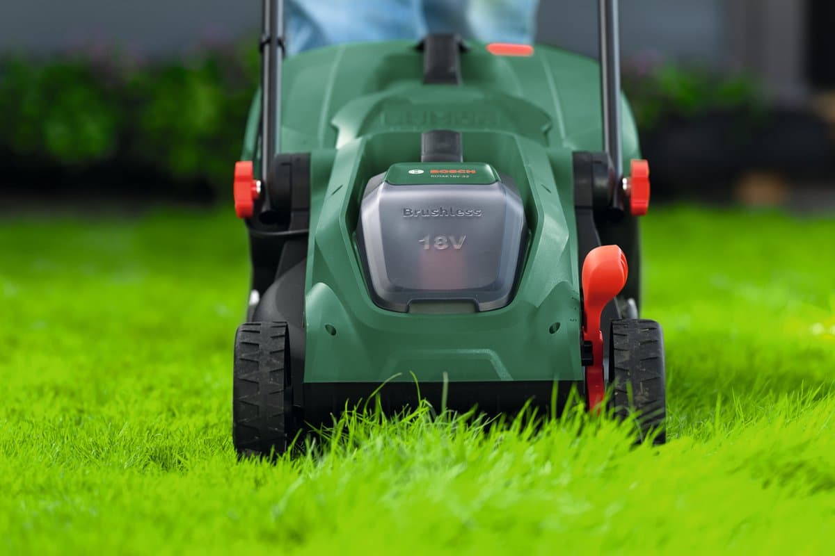 Bosch ROTAK18V-32 met 32 cm maaibreedte en 35 L thumbnail 5