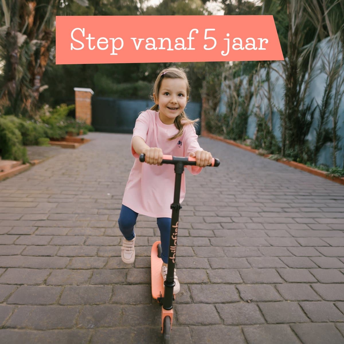 Chillafish Kinderstep jongens en meisjes vanaf 5 jaar met LED wielen - Roze - Step met verstelbaar stuur en voetrem - Opvouwbaar en lichtgewicht met ABEC-5 wielen - Geen batterijen nodig - Model Flexxi Glow thumbnail 5
