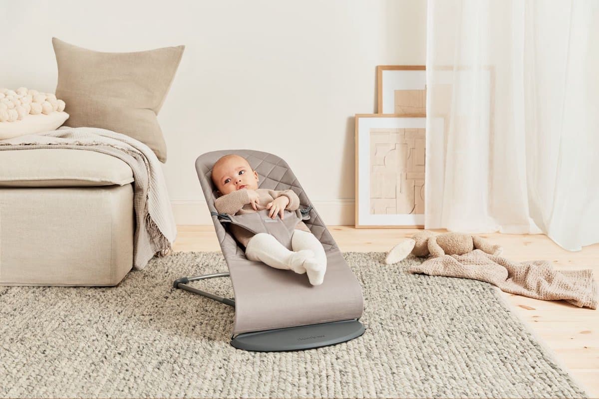 BabyBjörn Wipstoel Bliss - Geweven klassiek quilt - Zandgrijs - Ergonomisch - Verstelbaar - Inklapbaar thumbnail 7