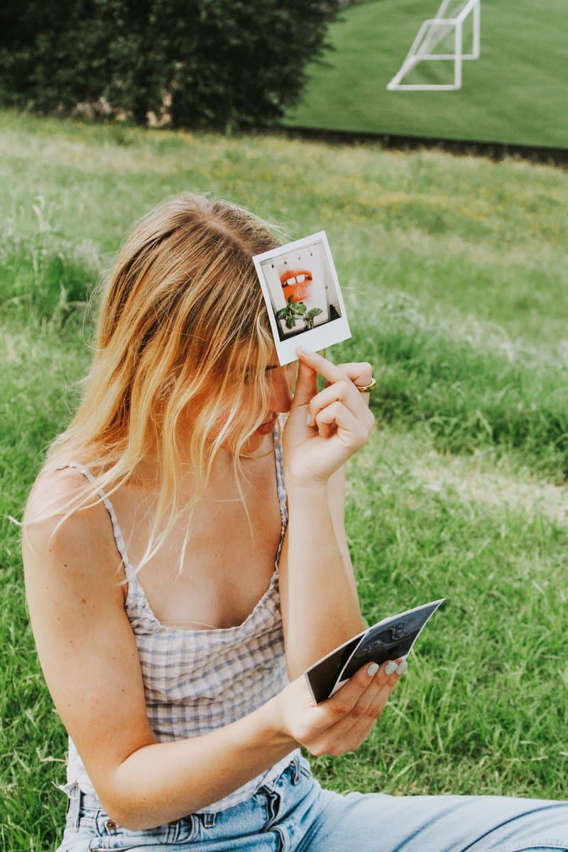 Polaroid Now Generation 2 | Black & White | Everything Box incl. 16 stuks i-Type Color Film | Instant Camera thumbnail 6
