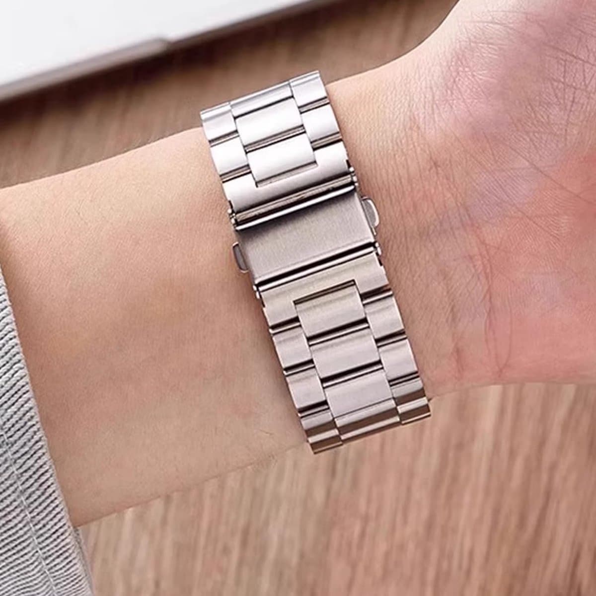 Stainless Steel Horlogeband 18MM voor Fitbit Charge 6/5, Verstelbare Metalen Vervangband met Snelle Bevestiging voor Fitness Tracker en Stijlvolle Look thumbnail 8