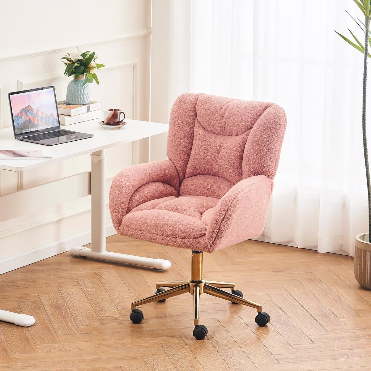 STILVORA Bureaustoel – Draaibare Kantoorstoel – Hoogteverstelbaar Met Gouden Poten – Ergonomische Comfortabele Zitting Voor Home-Office En Thuiswerk – Teddy Stof – Roze