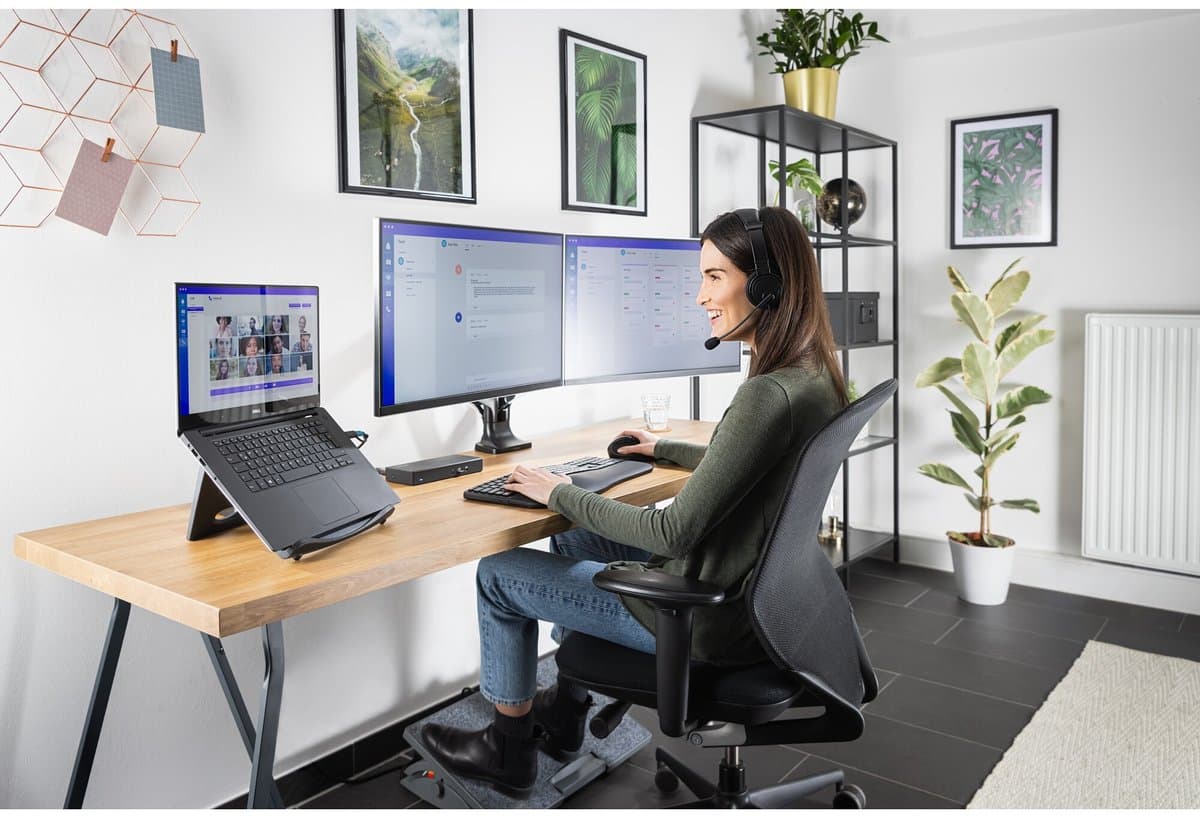 Kensington SmartFit® One-Touch Dubbele Monitor arm - Voor 2 Schermen - In Hoogte Verstelbaar - 13 tot 34" & Tot 9kg - Zwart thumbnail 7