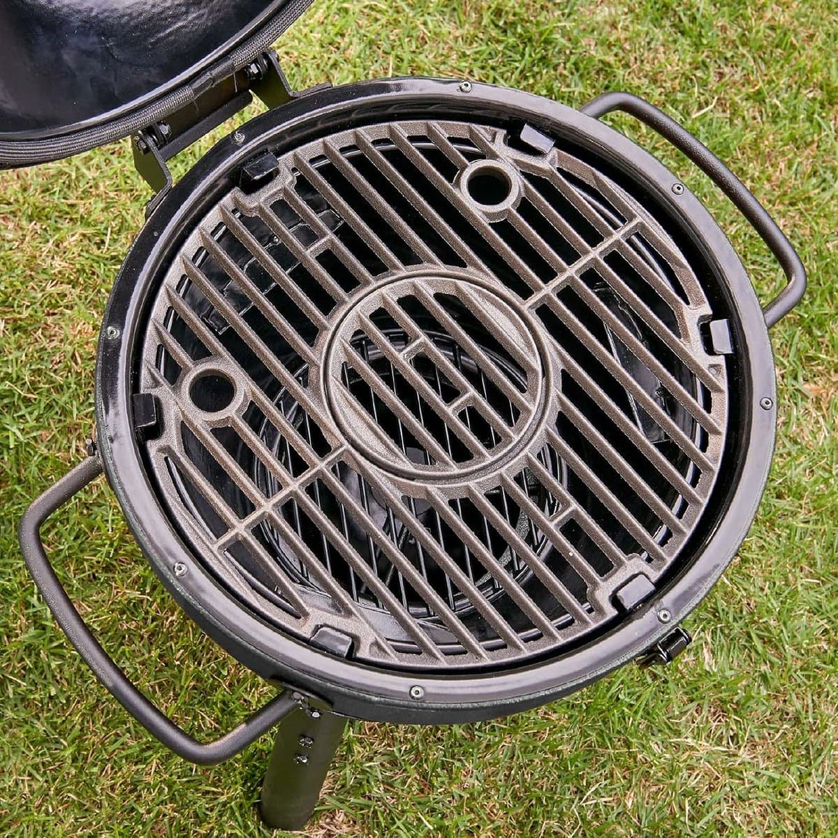 Char-Griller® Akorn Jr. Kamado BBQ en Smoker – Compacte Houtskool Barbecue met Gietijzeren Rooster – Ideaal voor Balkon, Terras, Camping en 2-4 Personen thumbnail 4