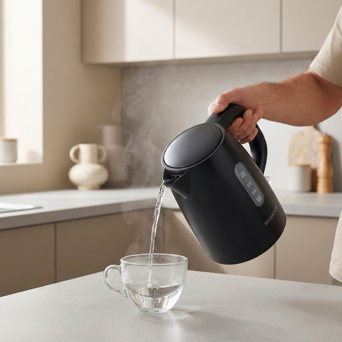 Inventum HW110B Kleine Waterkoker - 1 L - 2200 W - Kalkfilter - Zwart thumbnail 4