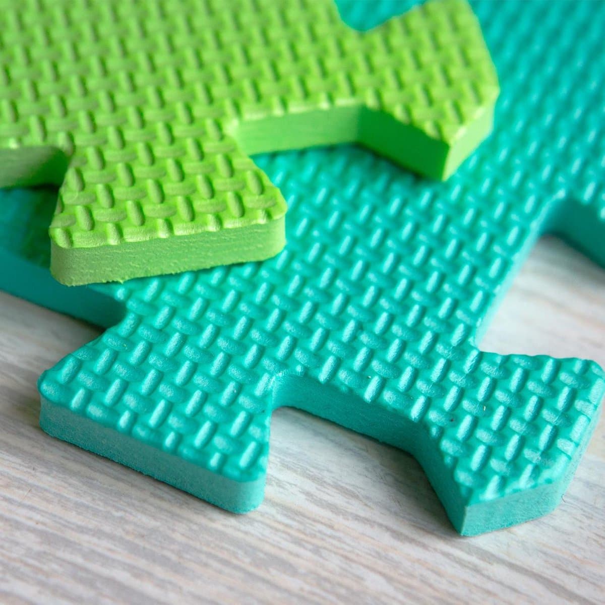 LifeGoods Multicolor Speelmat XL - 36-delig Puzzel van Schuim Vloer Tegels in 9 Kleuren - 180x180 cm - Zacht en Dik EVA Foam - Antislip en Waterafstotend - Educatief Speel Kleed voor Baby/Peuters/Kinderen vanaf 0 jaar - Jongens en Meisjes thumbnail 7