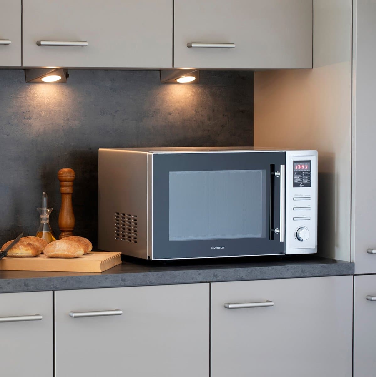 Inventum MN325CS - Vrijstaande combimagnetron - Heteluchtoven - Grill - 32 liter - 1000 watt - 10 kookprogramma's - RVS/Zwart thumbnail 2