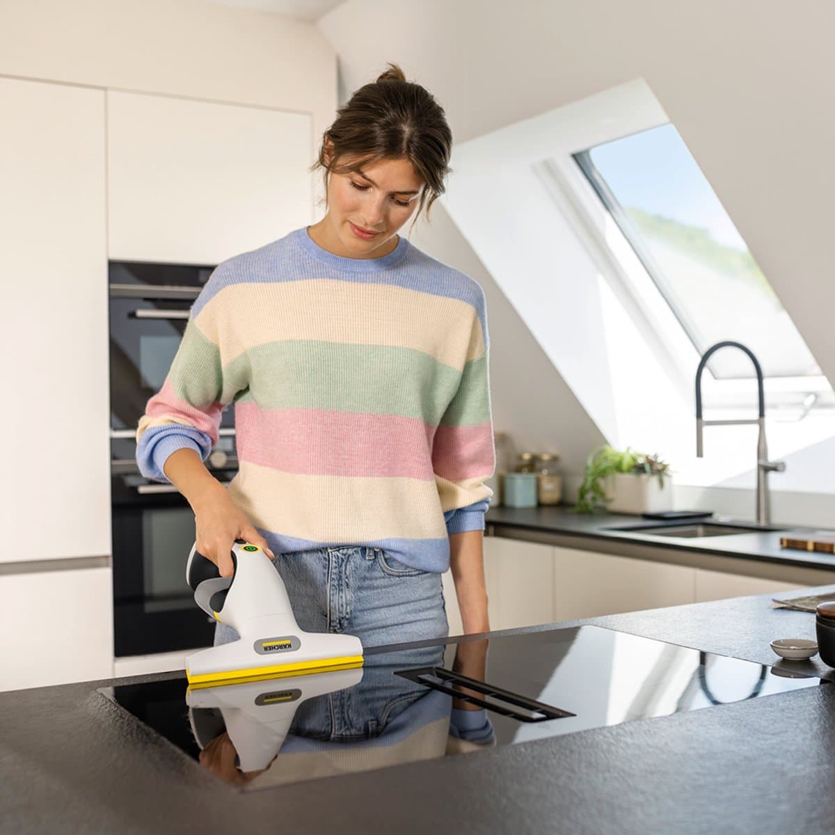 Kärcher Window Vac WV 1 Compact draadloze ruitenreiniger - Raamwisser met looptijd accu 25 minuten voor 70 m² - Ramenwasser voor douche en andere gladde oppervlakken thumbnail 5