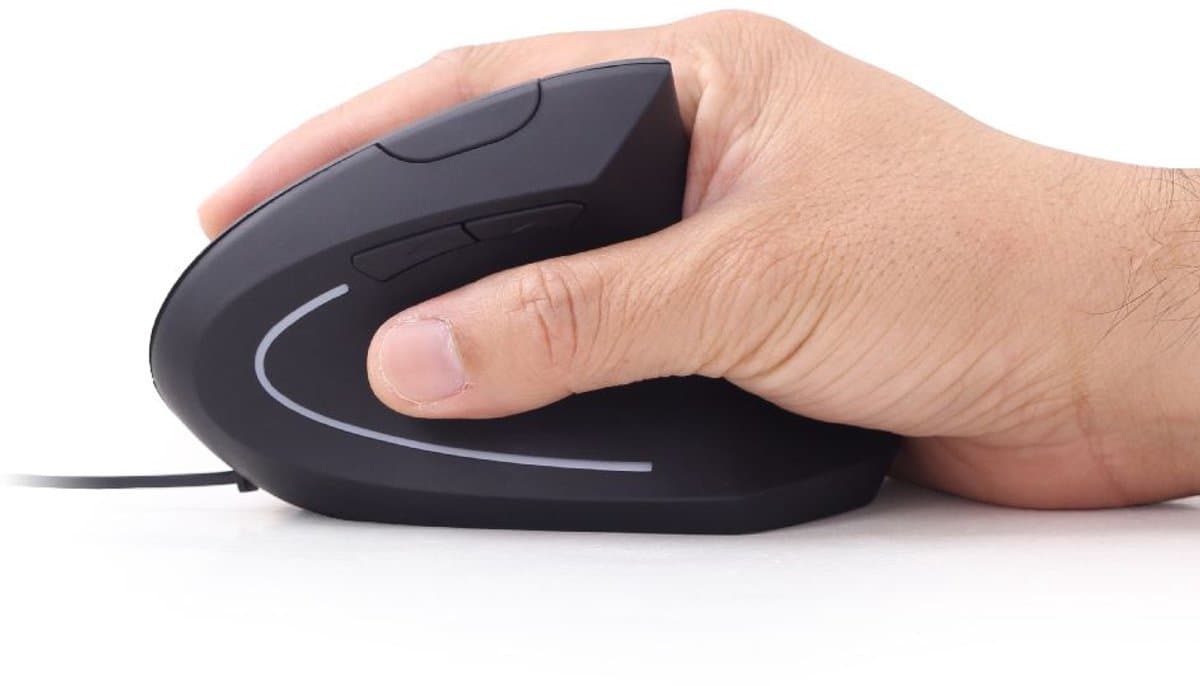 Gembird Ergonomische Bedrade Optische Muis - Rechtshandig Verticaal Ontwerp voor Comfort en Precisie bij Internetten en Gamen, Zwart thumbnail 5