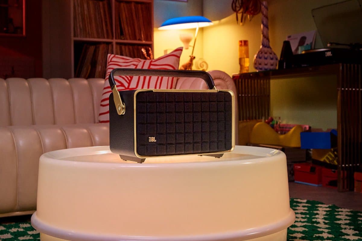 JBL Authentics 300 - Draagbare WiFi & Bluetooth Speaker - Premium Design Speaker - AirPlay, Chromecast & Spotify Connect - Multiroom Audio - 8 uur batterij - Zwart thumbnail 8