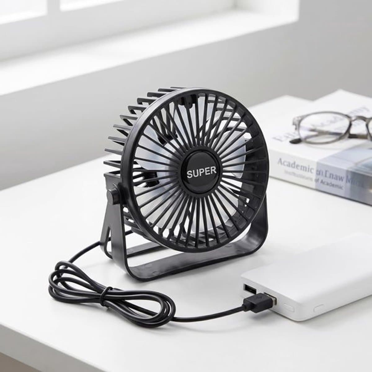 Solvix tafel ventilator geluidloos - USB Tafelventilator - Zwarte Mini Ventilator - 3 Snelheden - 360° Draaibaar - Voor Thuis, Kantoor en Camping thumbnail 5
