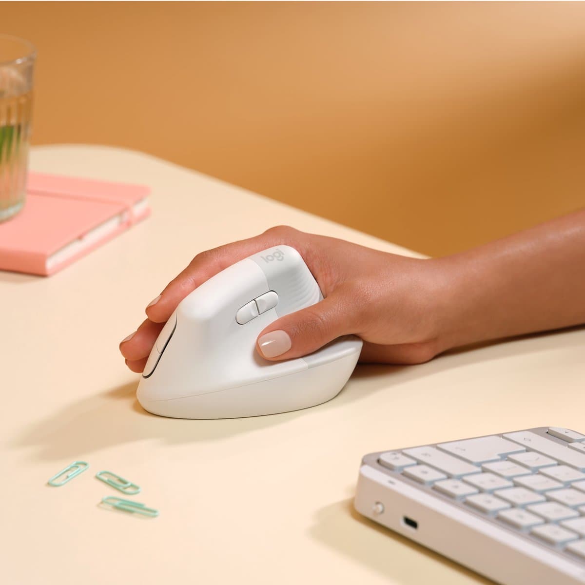 Logitech Lift voor Mac - Draadloze Muis - Bluetooth - Verticaal Ergonomisch - Wit thumbnail 7