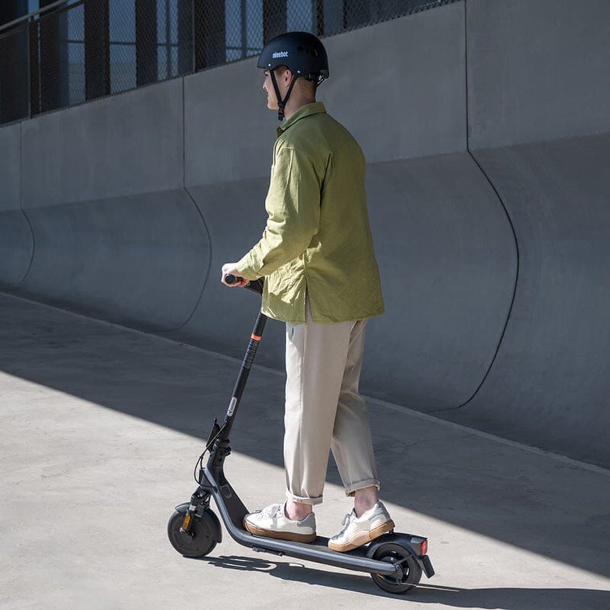 Segway-Ninebot E2: elektrische step met 25 km actieradius thumbnail 4