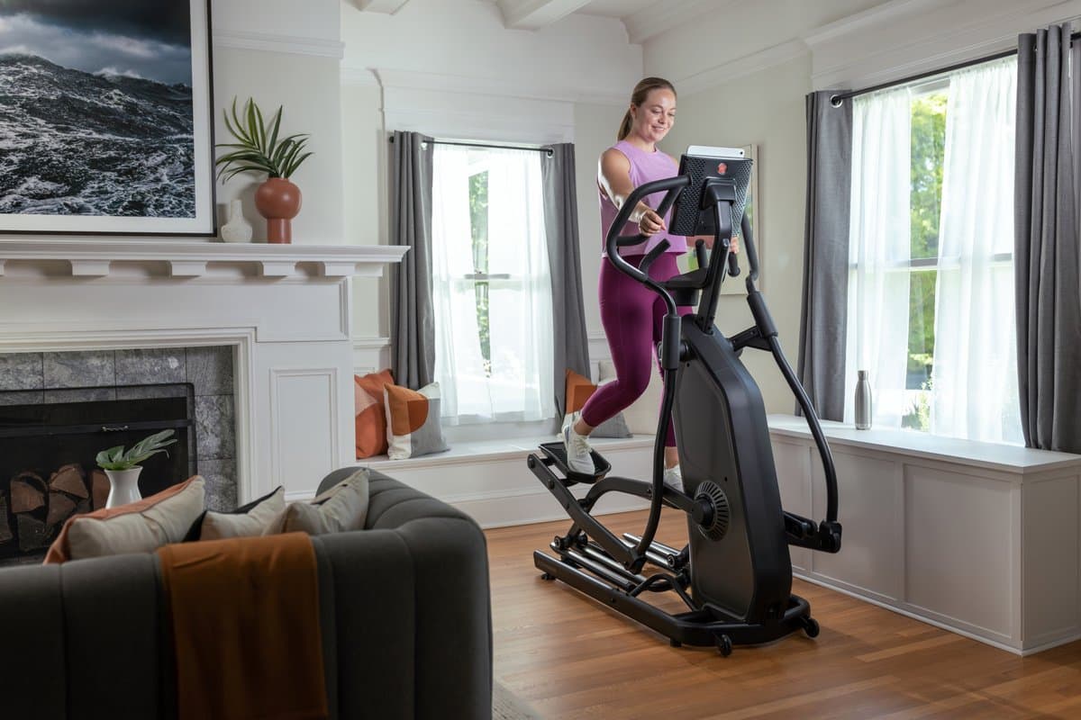 Crosstrainer - Schwinn 590E - Hartslagfunctie - Zwift - Zwart - Met Apps - Met Hellingshoek - Fitness thumbnail 5
