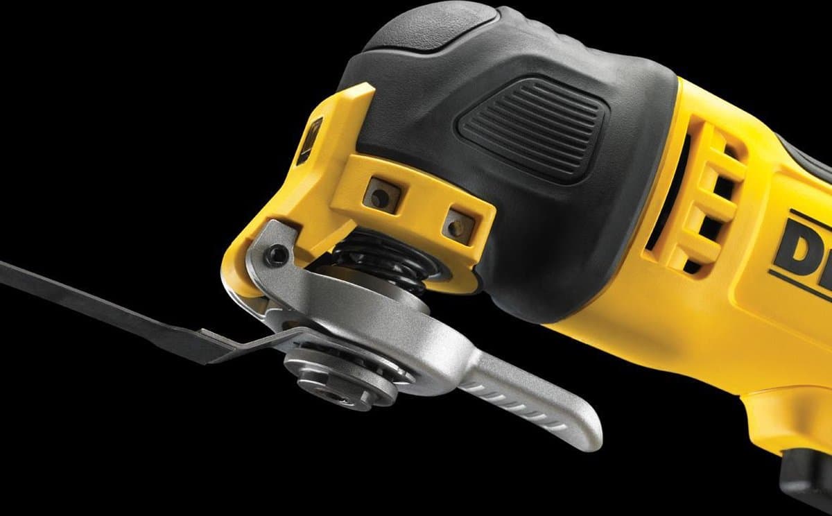 DeWalt DWE315KT oscillerende multitool met 23-delige accessoireset thumbnail 7