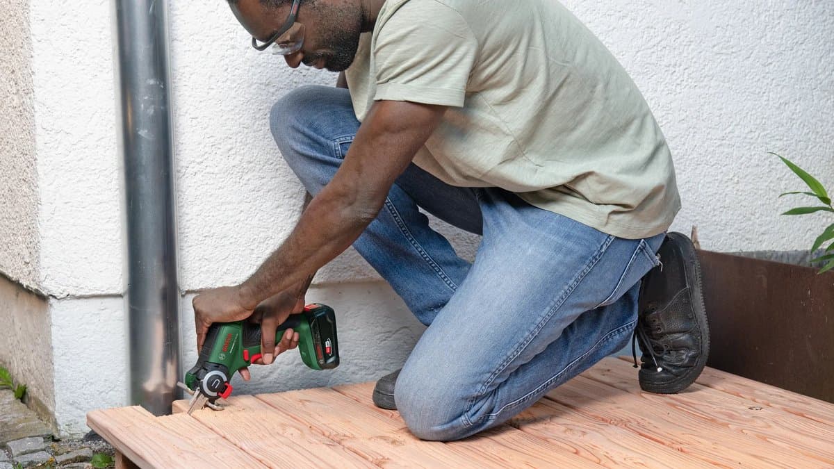 Bosch UniversalCut 18V-65: Trilvrij zaagwerk voor hout en kunststof thumbnail 2
