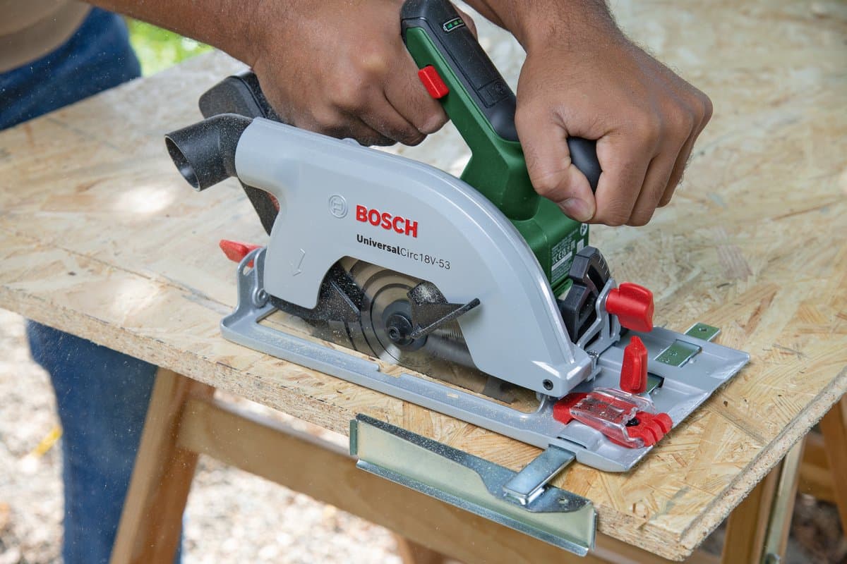 Bosch UniversalCirc 18V-53 Accu cirkelzaag - 53mm zaagdiepte thumbnail 4