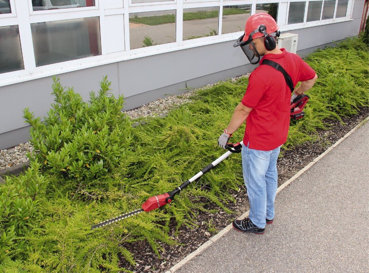 Einhell Accu Tuin-Multitool GE-HC 18 Li T Kit - Power X-Change - 18 V/3.0 Ah/Li-Ion - Zwaardlengte kettingzaag: 200 mm - Bladlengte heggenschaar: 450 mm - Tandafstand: 16 mm - Excl. accu en lader thumbnail 8