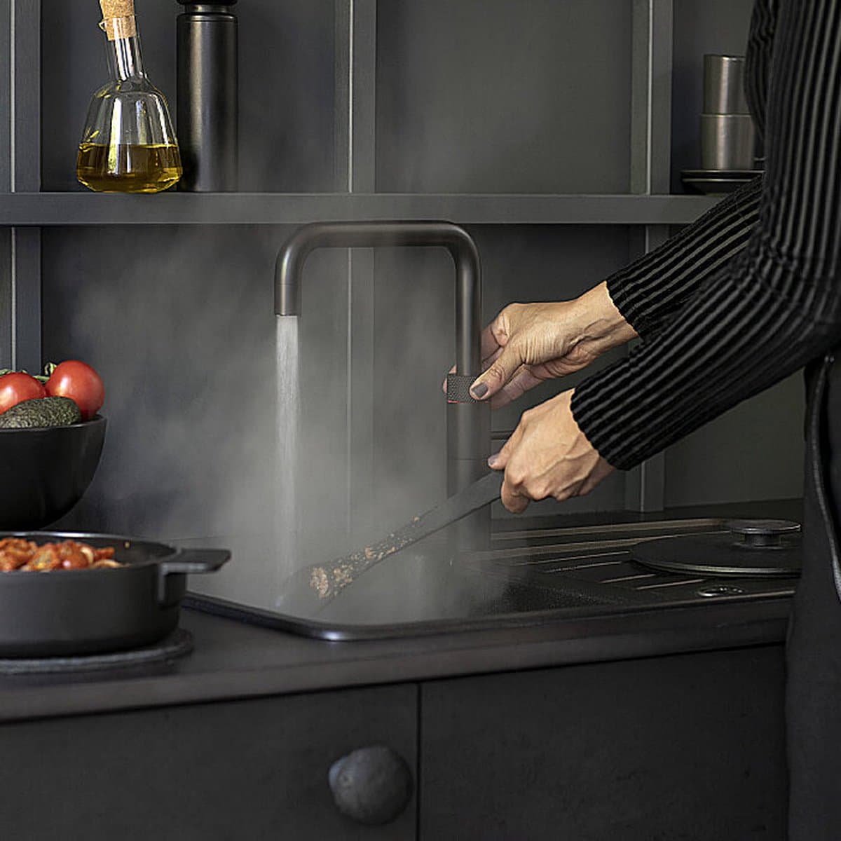 Quooker Fusion Square Keukenkraan - Kokend - Warm & Koud Water - Kindveilige Dubbeldruk - Rosé Koper thumbnail 4