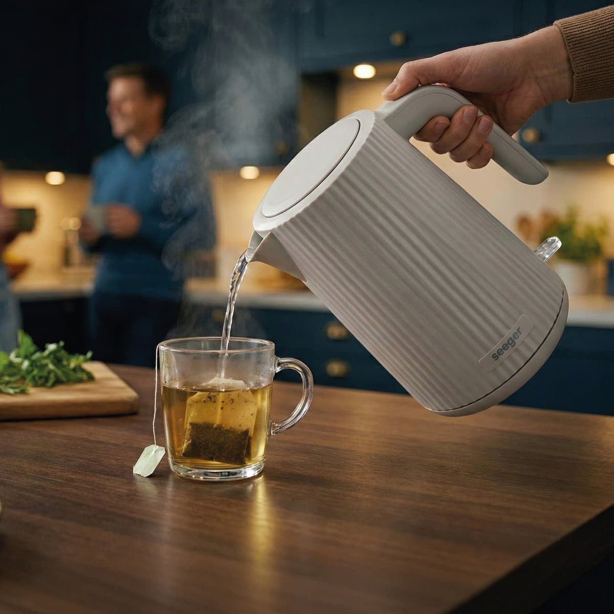 Seeger Waterkoker - Plissé Design - 1.7 liter - BPA-Vrij - Anti-Kalk Filter - 2200 Watt - Beige - SGR100SB thumbnail 2