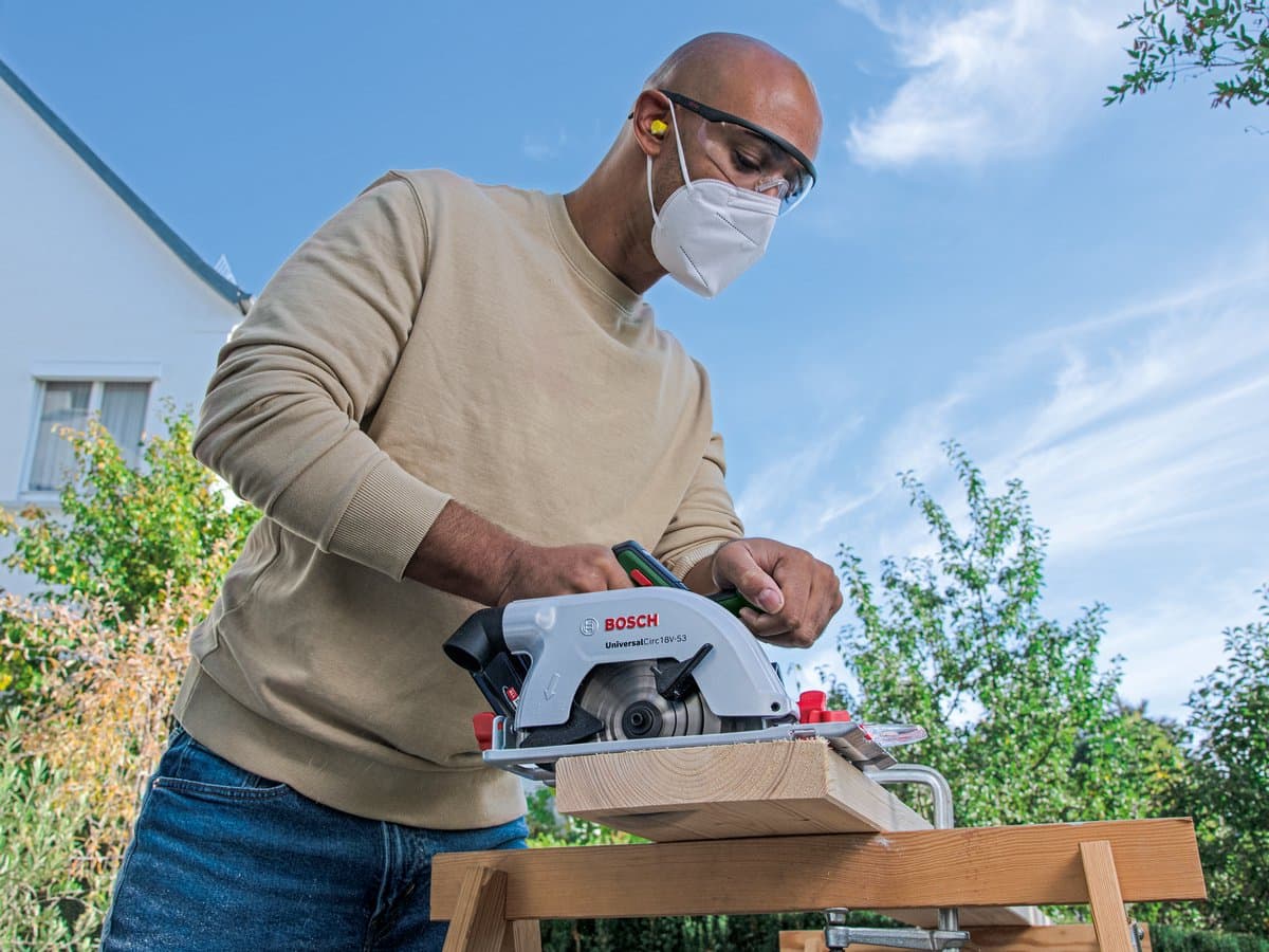 Bosch UniversalCirc 18V-53 Accu cirkelzaag - 53mm zaagdiepte thumbnail 3