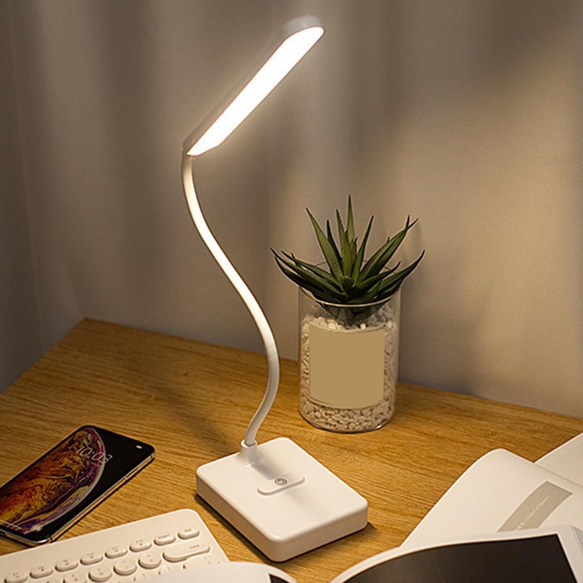 Ynkkvre - Lamp - Tafellamp - Verstelbaar - Leeslamp - Oogvriendelijk LED-licht - Draagbaar opvouwbaar design - Touch bediening - Oplaadbaar & USB-voeding thumbnail 4
