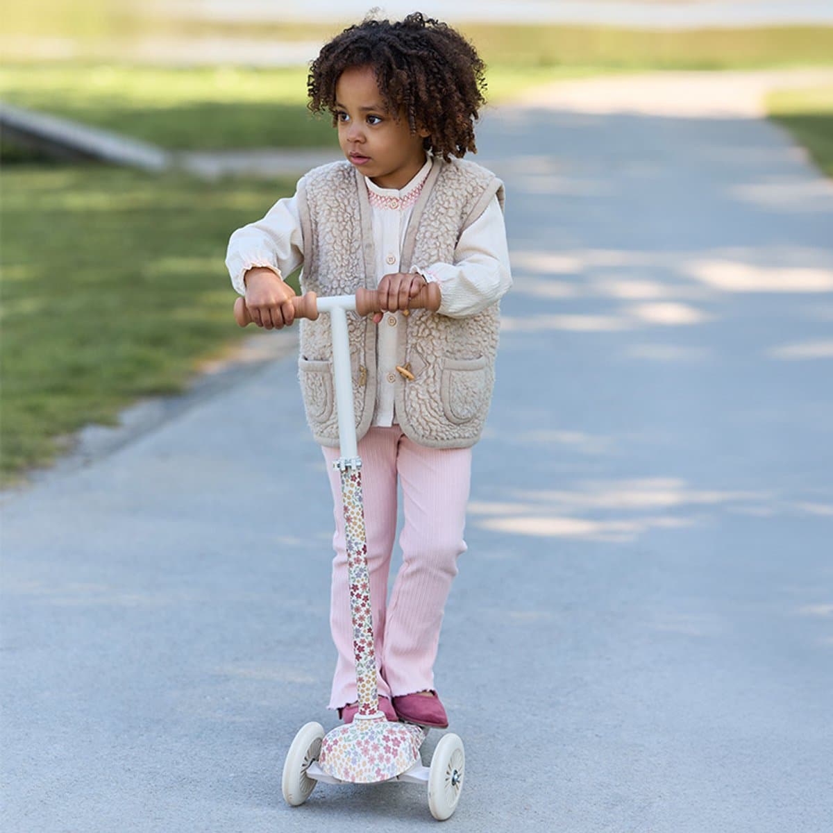 Little Dutch Kinderstep - Step met 3 wielen - 3 - 6 jaar - Hoogte verstelbaar stuur - Off White thumbnail 4