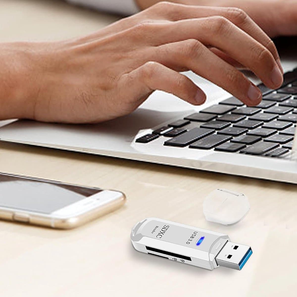 Snelle Kaartlezer - Geheugenkaartlezer USB - Bestanden Overzetten - 5 Gbps Transmissie - 60 x 17 x 10 mm - Wit thumbnail 3