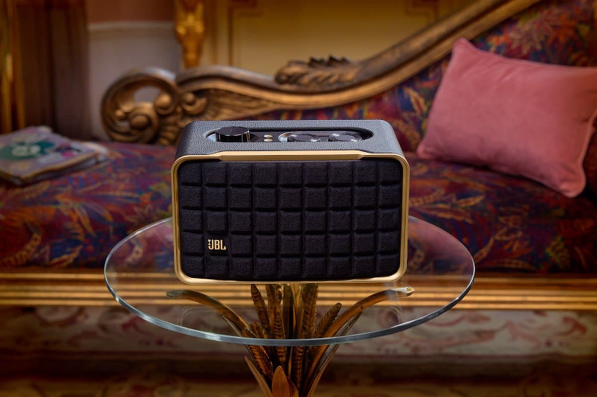 JBL Authentics 200 - Premium WiFi Speaker met Retro Design - Bluetooth & AirPlay - Chromecast & Spotify Connect - Multiroom Audio - Google Assistant & Alexa - Zwart thumbnail 6