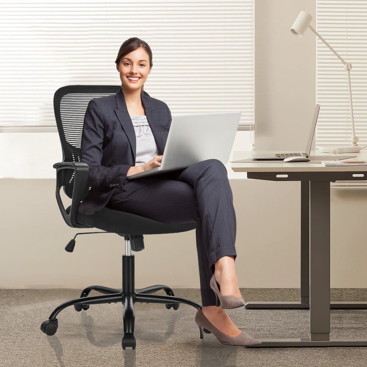 Ergonomische Bureaustoel - Mesh Office Chair - In Hoogte Verstelbaar - Vaste Armleuningen - 113 kg Draagvermogen thumbnail 4
