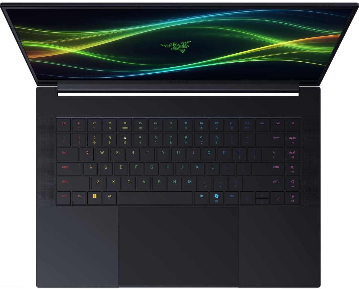 Razer Blade 16 Gaming Laptop - 16" QHD+ 240Hz OLED - Intel Ultra 9 - 64GB RAM - RTX 5090 - 2TB - QWERTY thumbnail 5