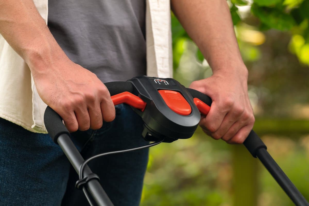 Bosch ROTAK18V2-38: 38cm accultondeuse met 2x4.0Ah thumbnail 4