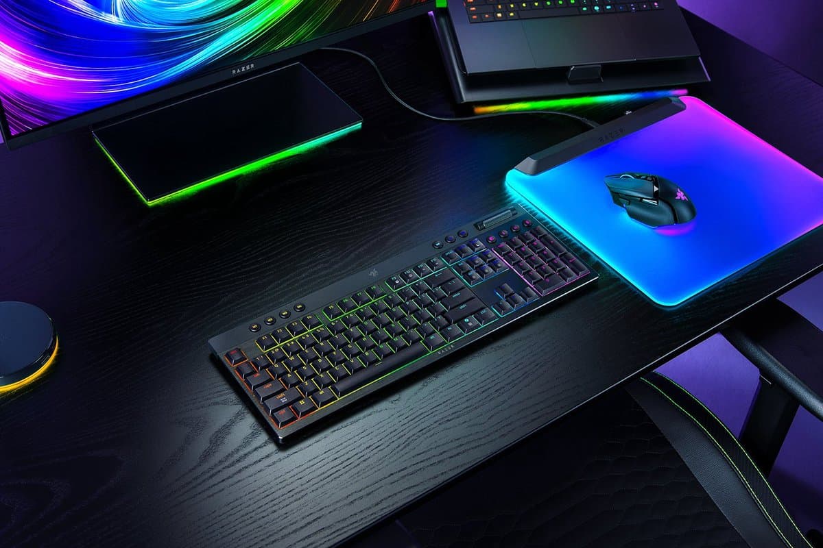 Razer BlackWidow V4 - Draadloos Gaming Toetsenbord - Mechanische Yellow Switches - RGB - Qwerty thumbnail 8