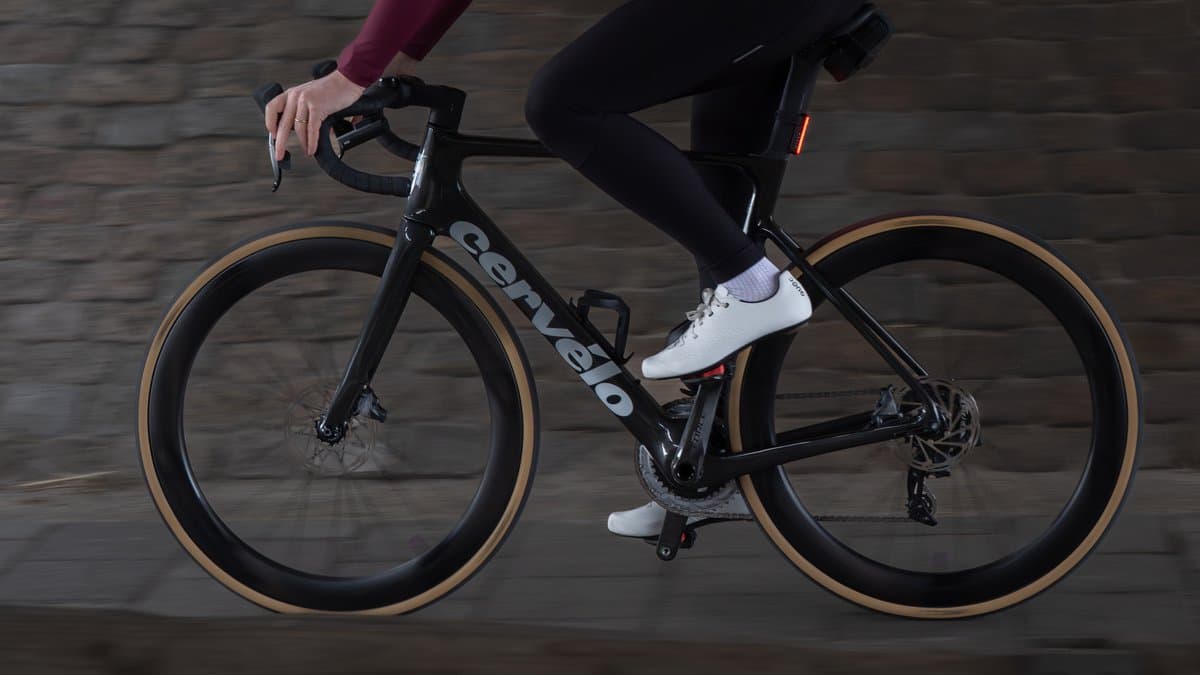 BBB Cycling SignalBrake Achterlicht Fiets met Remlicht – 80 Lumen - USB Oplaadbaar - IPX7 Waterdicht – Brandtijd: 41 uur – Fietsverlichting Racefiets & Mountainbike - BLS-256 thumbnail 4