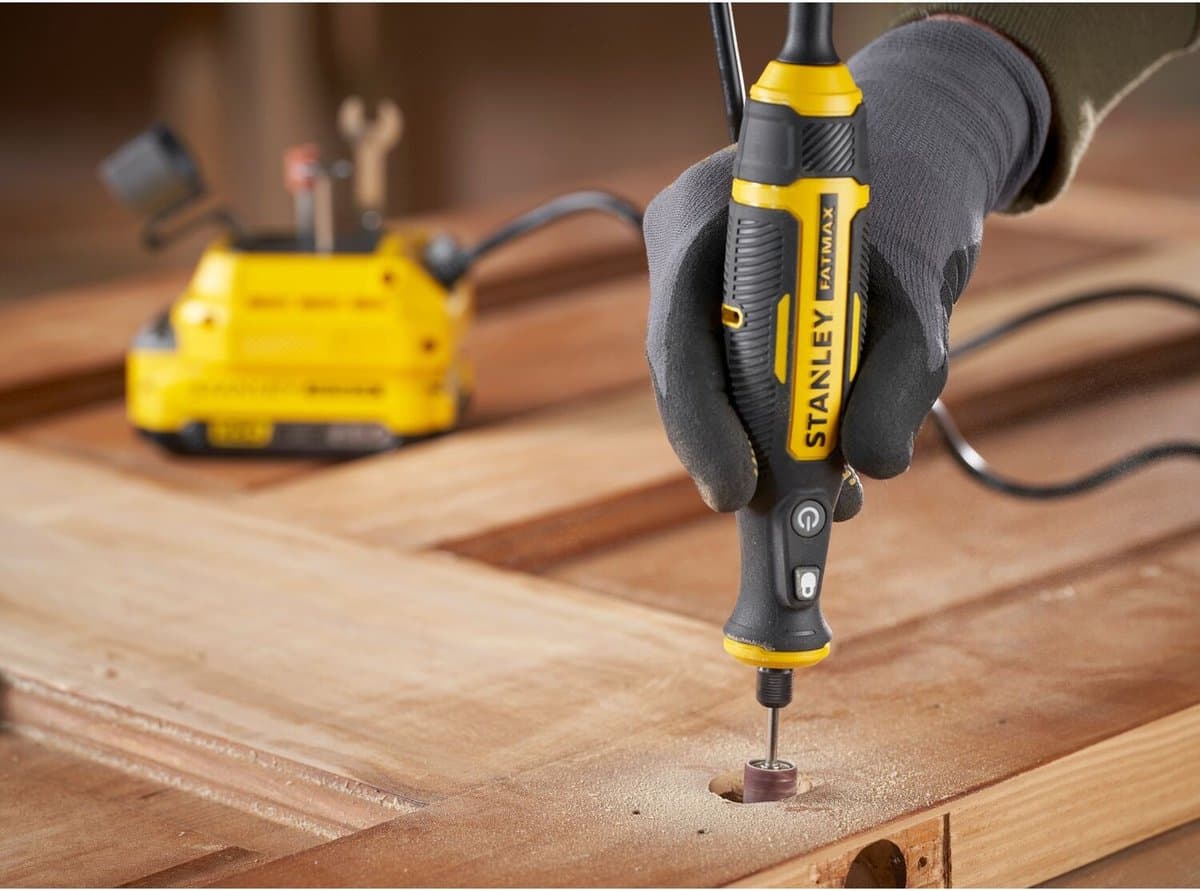 STANLEY FATMAX 18V Multigereedschap met 33 accessoires (zonder accu) SFMCE030B-XJ thumbnail 5