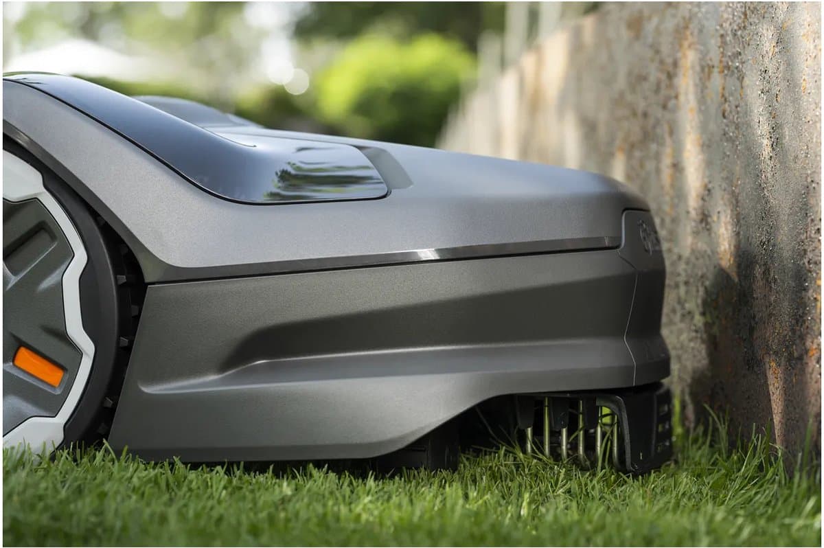 Husqvarna Automower® 410XE NERA robotmaaier met draadloze technologie en plug-in module thumbnail 8