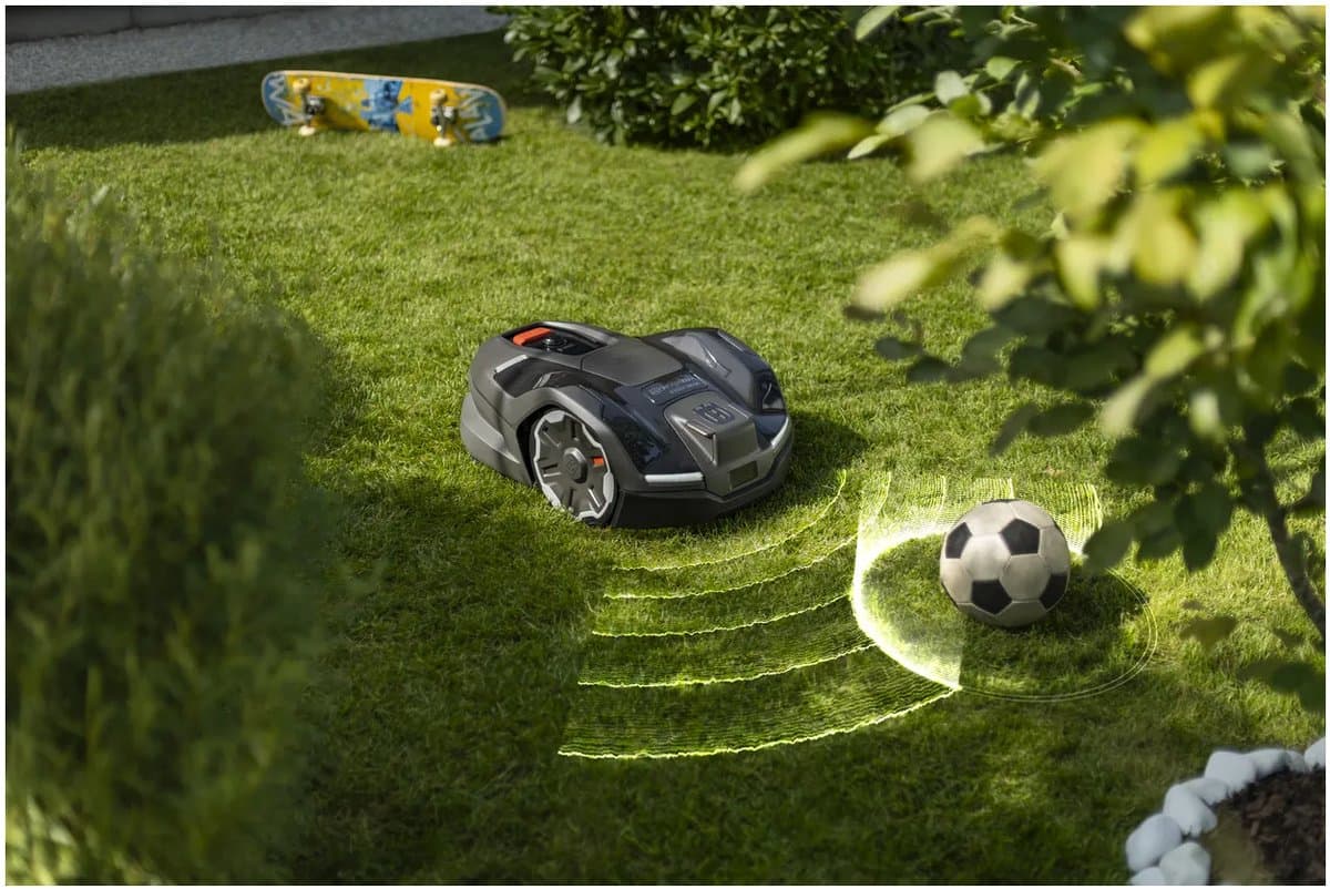 Husqvarna Automower® 410XE NERA robotmaaier met draadloze technologie en plug-in module thumbnail 7