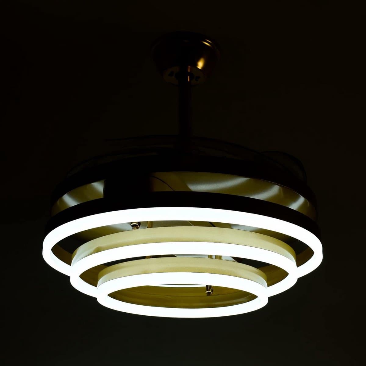 Plafondventilator met DC-motor en Drie Verstelbare LED-Lichtringen thumbnail 2