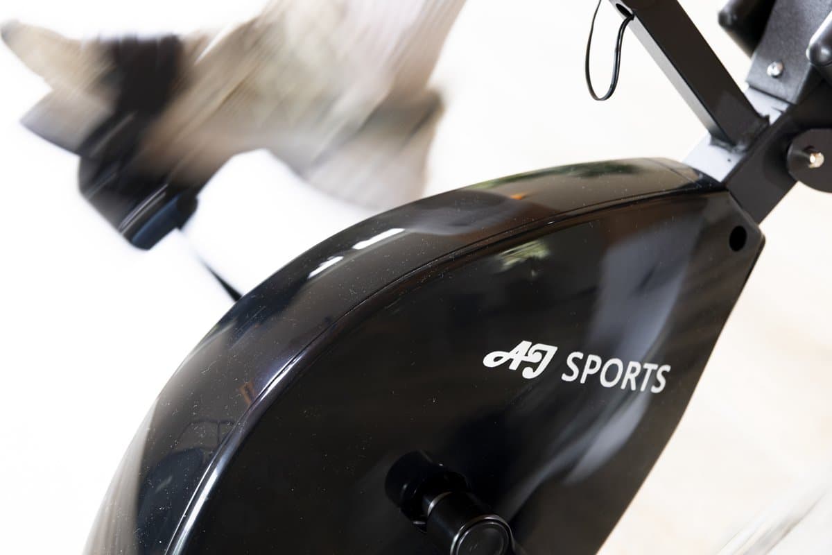 AJ-Sports Desk Bike met Rugleuning - Stoelfiets - Hometrainer - Fitness Fiets - 8 Weerstandniveaus + LCD Scherm thumbnail 7