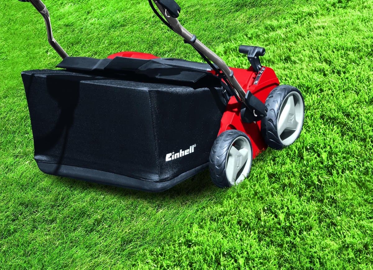 Einhell Verticuteerder en Beluchter GE-SA 1435 (1400W - 35 cm werkbreedte - tot 3-9 mm werkdiepte - in hoogte verstelbaar stuur - opvangzak 28 L - incl. beluchtingsrol) thumbnail 6