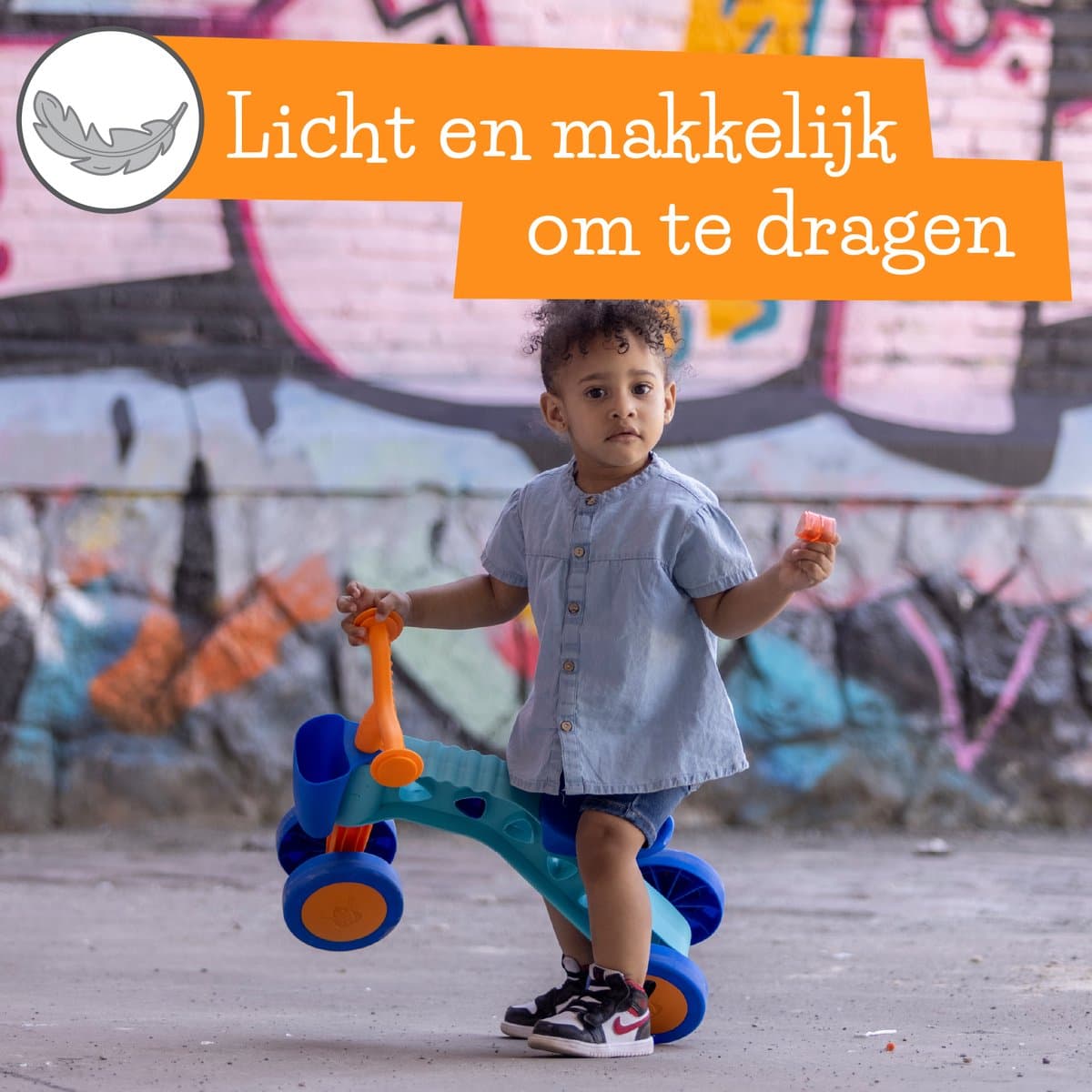 Chillafish Loopfiets 1 jaar voor jongens en meisjes met speelblokken - Loopwagen voor peuters tot 3 jaar met mandje - Blauw - Lichtgewicht - Stille anti slip banden voor binnen en buiten - Stabiele vierwieler - Model Itsibitsi thumbnail 3
