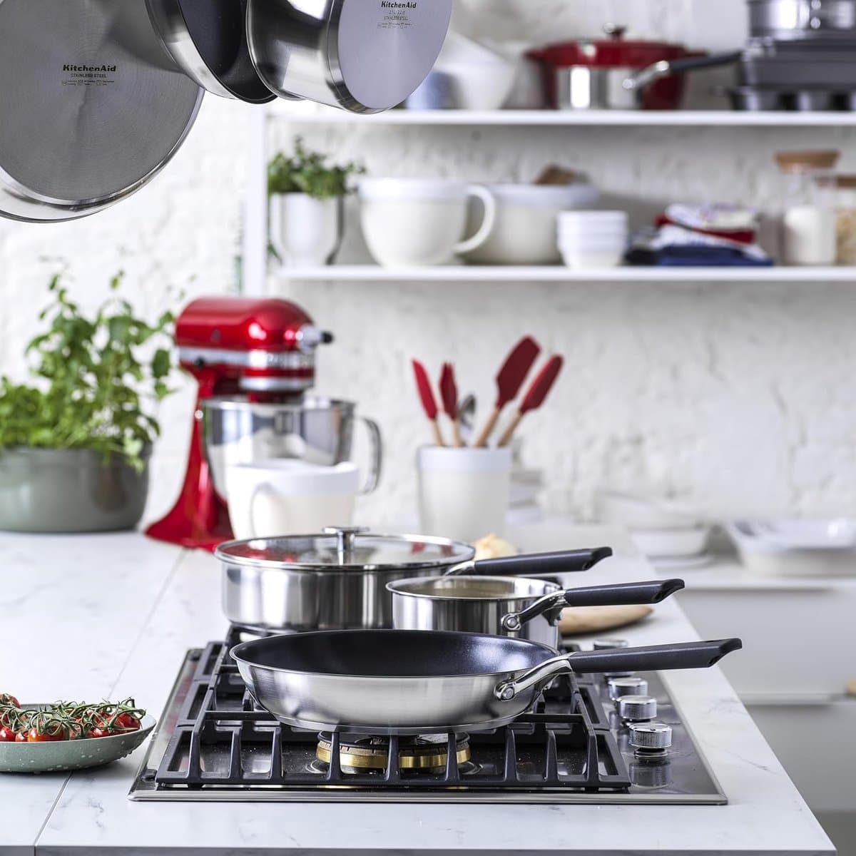 KitchenAid Classic Stainless Steel Roestvrijstalen 3-lagige 14 cm/1 Liter steelpan, Clad, Inductie, Ovenbestendig, Stay-Cool handvat, Zilver thumbnail 7