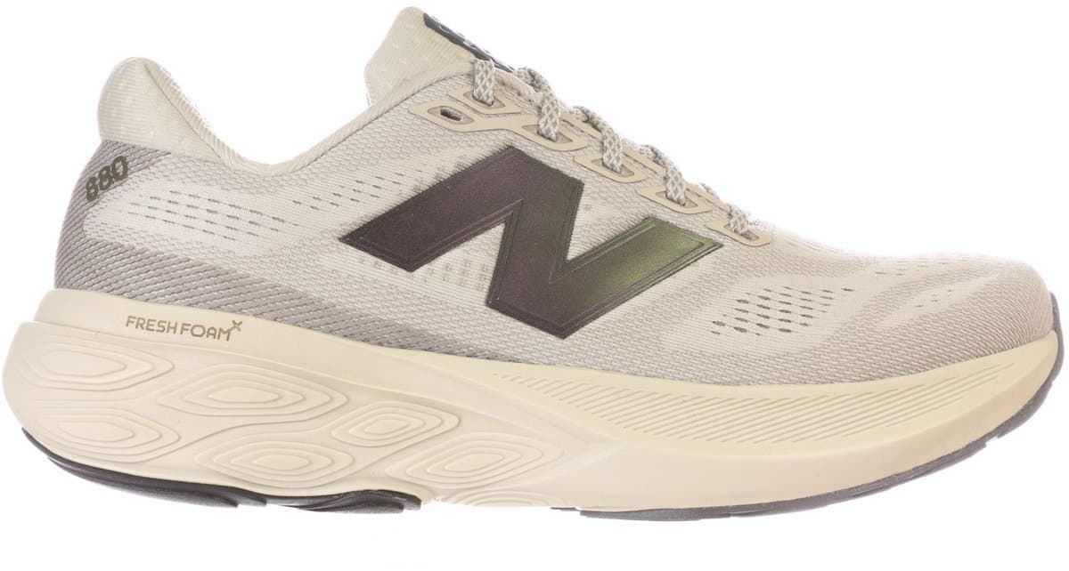 New Balance Fresh Foam X 880 V15: neutrale demping, beige