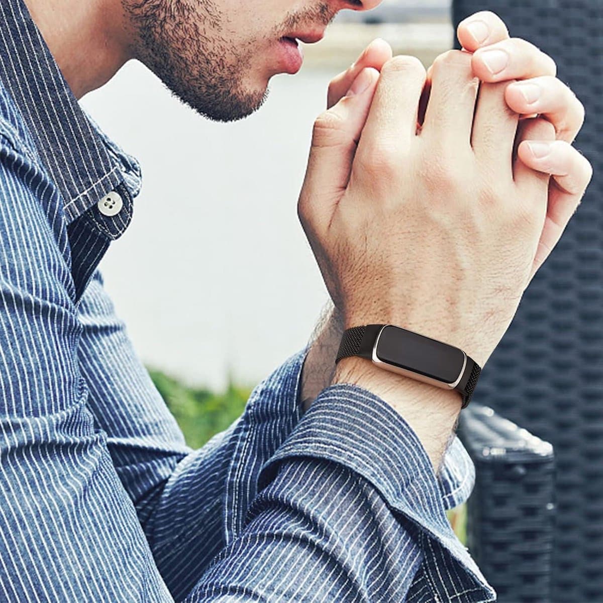 JGS Premium - Armband roestvrij staal magnetisch mesh voor Fitbit Luxe - zwart - reservebandjes - fitnesstracker thumbnail 5