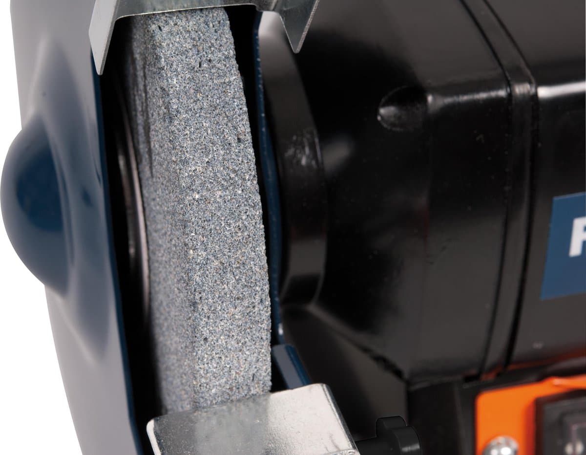 FERM - BGM1019 - Tafelslijpmachine - 2 - Slijpstenen - K36 - Grof - Slijpen - K60 - Afbramen - 150W - Stofdichte schakelaar - 2 - Vonkvangers - 2 - Leunspanen - Veiligheidsbril - Monteerbaar - op - Werkbank - Slijpen - Afbramen thumbnail 3
